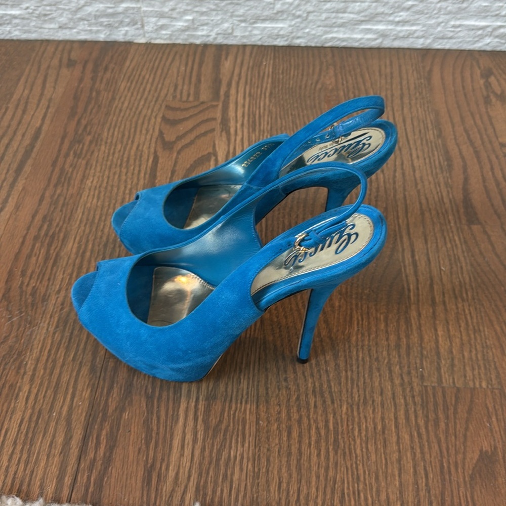 Gucci Turquoise Slingback Stilettos - Size 37.5 - Pristine Condition - Picture 4 of 8